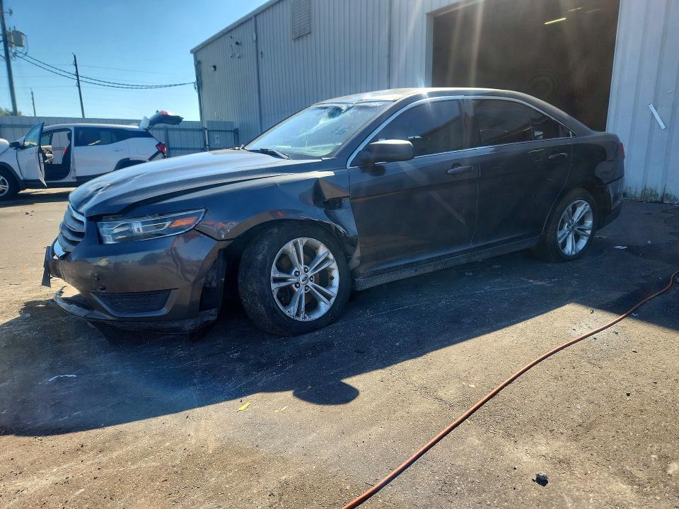 2018 FORD TAURUS SE  