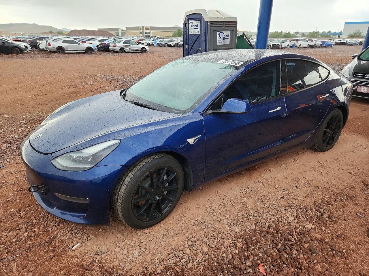 منظر 2022 TESLA MODEL 3، زاوية 1