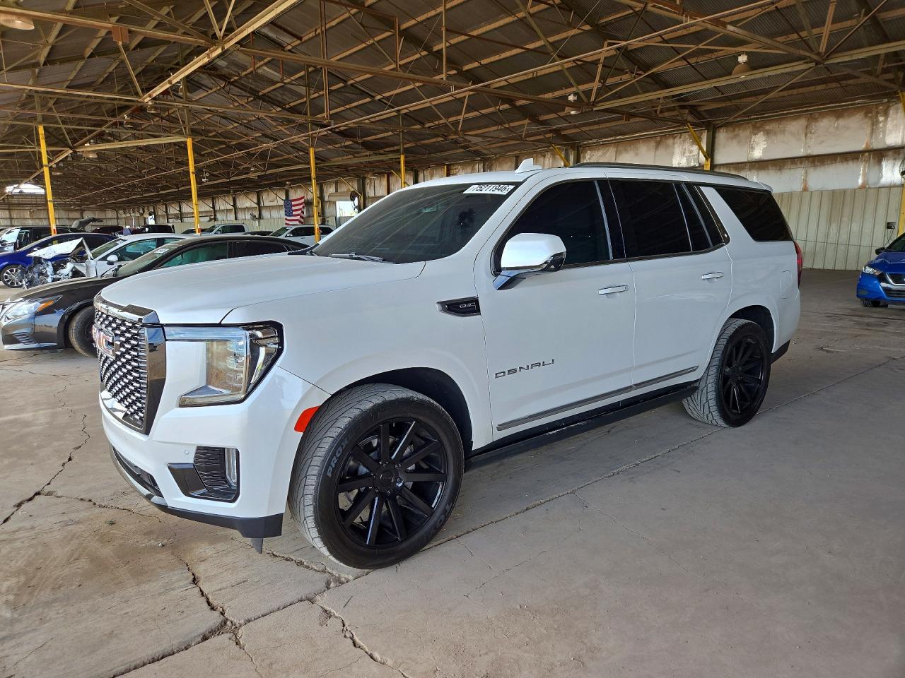 منظر 2023 GMC YUKON DENALI، زاوية 1