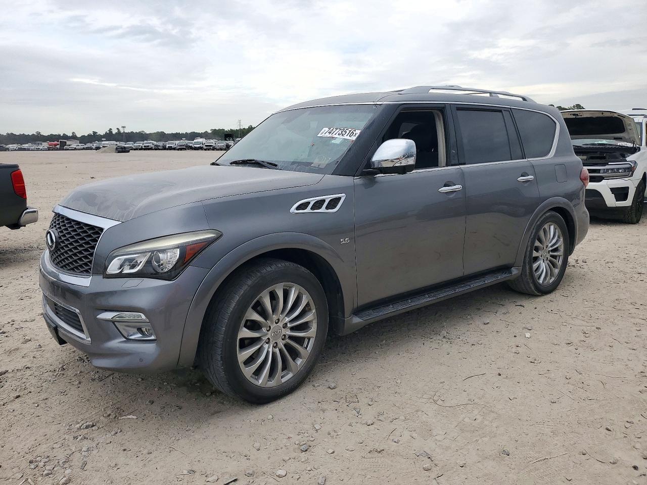 Vue de 2015 INFINITI QX80 BASE, angle 1