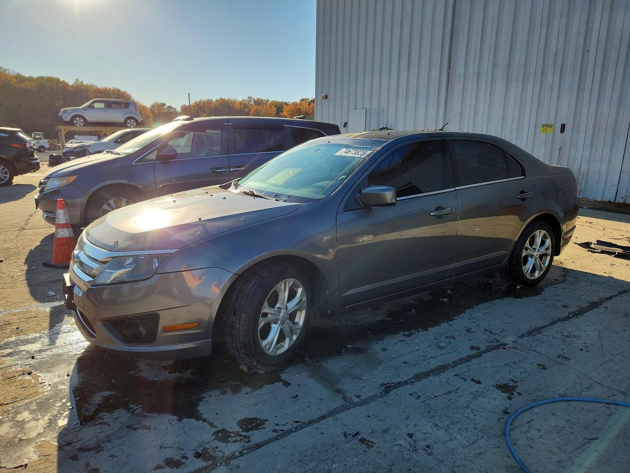 منظر 2012 FORD FUSION SE، زاوية 1