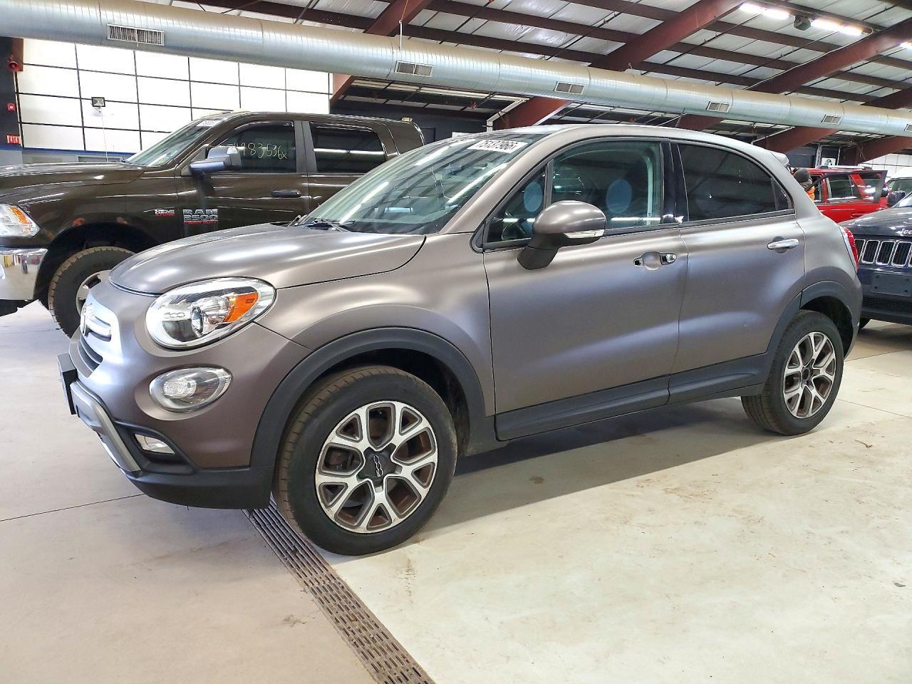 منظر 2016 FIAT 500 TREKKING، زاوية 1
