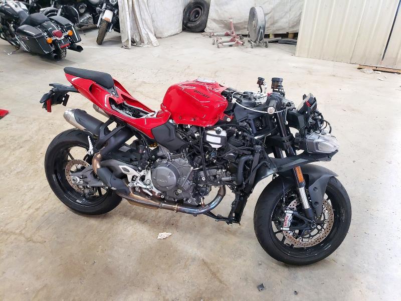 2025 DUCATI PANIGALE V2  