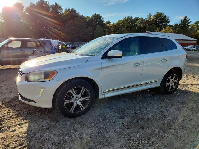 2015 VOLVO XC60 T6 PREMIER+  