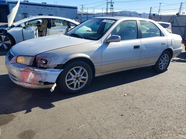 2001 TOYOTA CAMRY XLE V6  