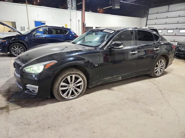 2015 INFINITI Q70