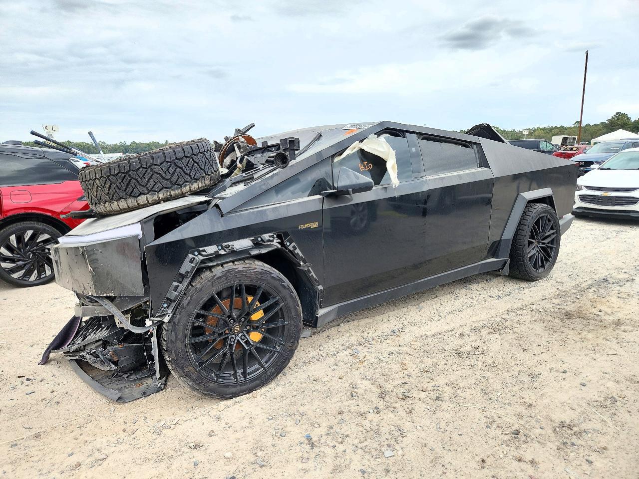 منظر 2024 TESLA CYBERTRUCK، زاوية 1