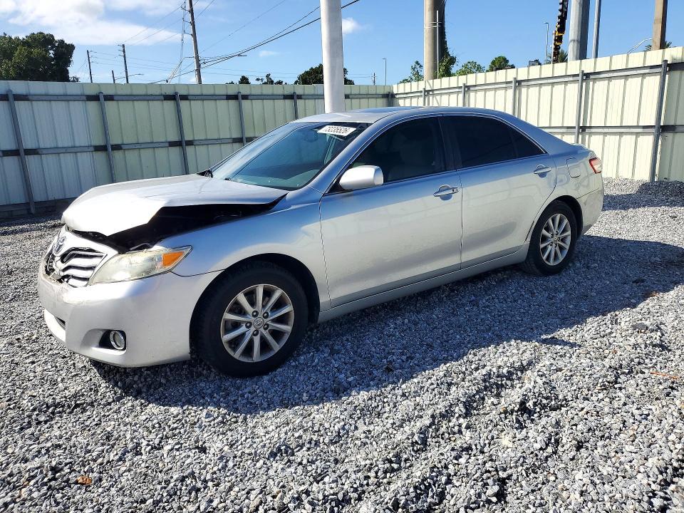 2010 TOYOTA CAMRY XLE  