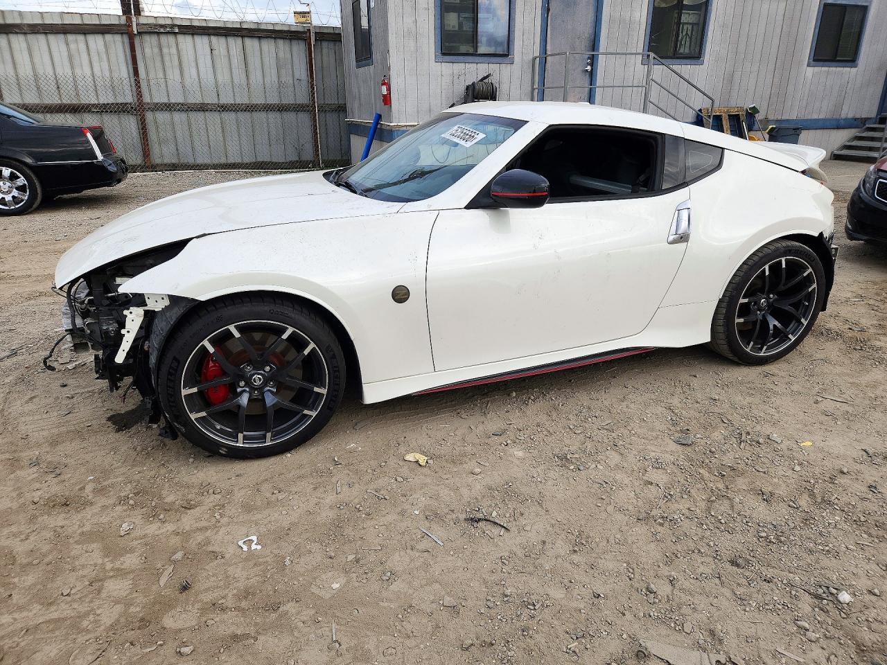 منظر 2015 NISSAN 370Z NISMO TECH، زاوية 1