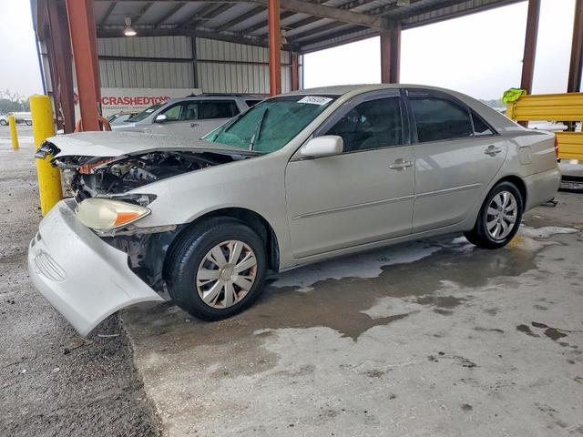 2002 TOYOTA CAMRY XLE  