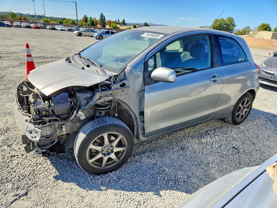 2010 TOYOTA YARIS BASE  