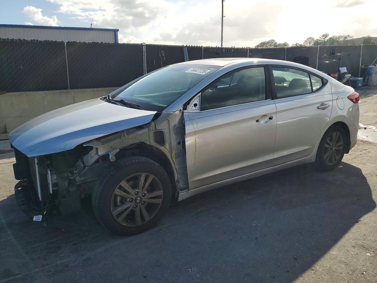 Vue de 2018 HYUNDAI ELANTRA VALUE EDITION, angle 1