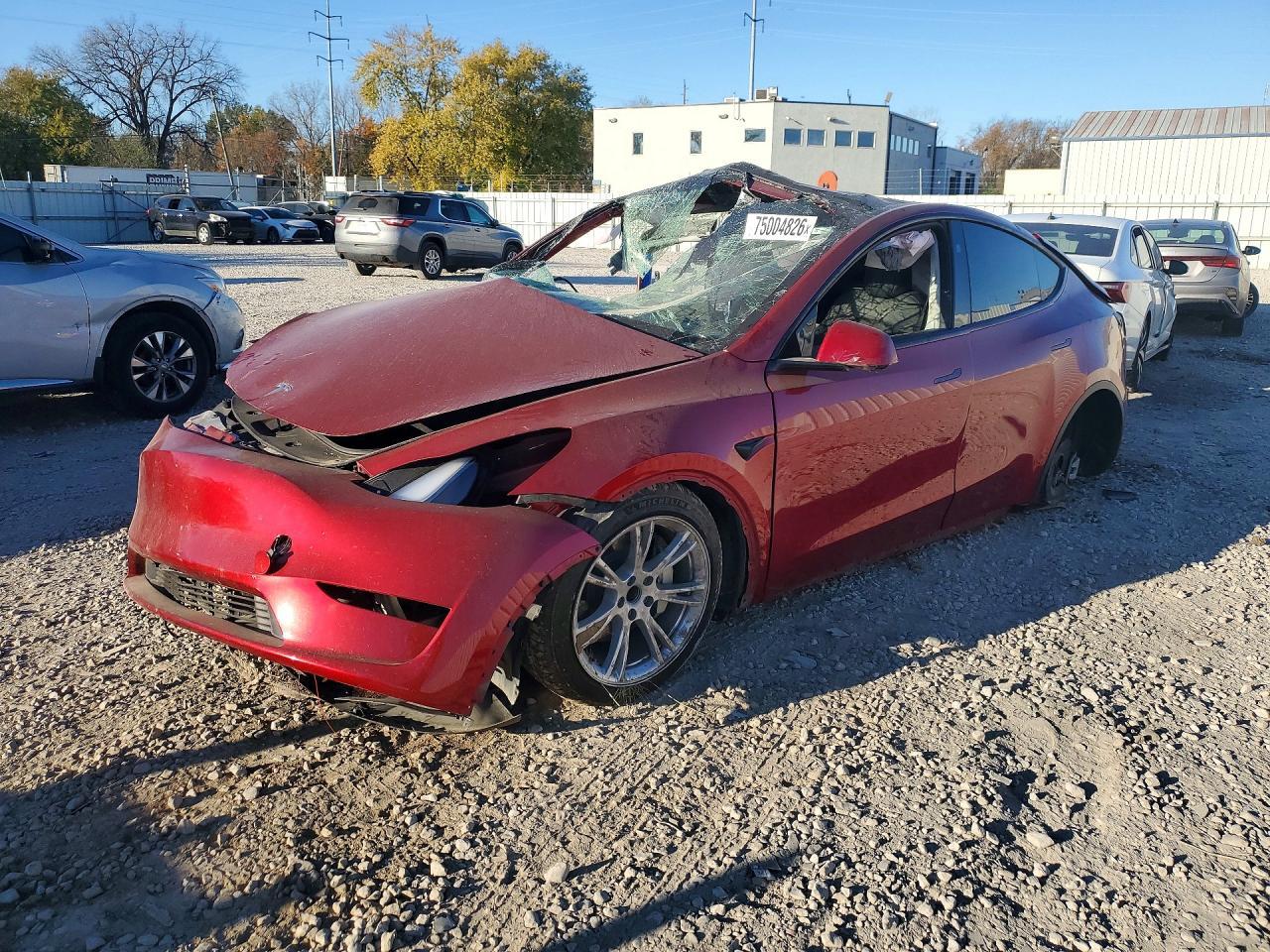 Vue de 2024 TESLA MODEL Y, angle 1