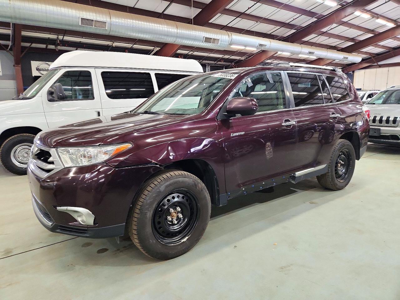 منظر 2012 TOYOTA HIGHLANDER LIMITED، زاوية 1
