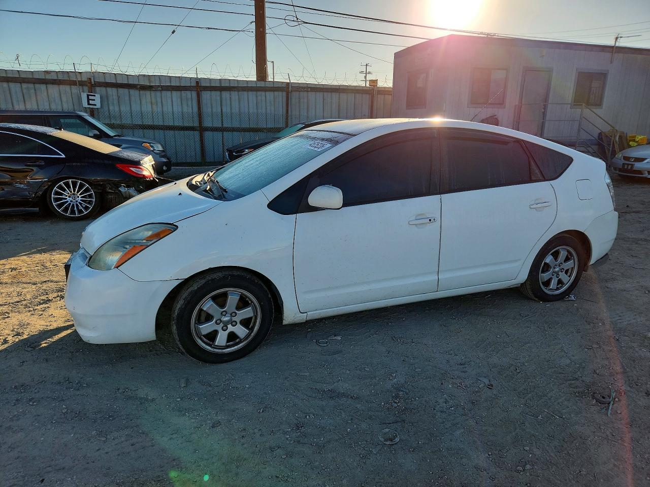 Вид 2009 TOYOTA PRIUS BASE, угол 1