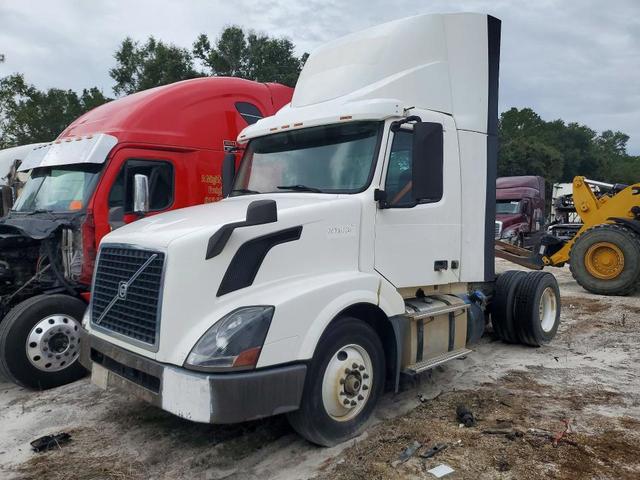 2017 VOLVO VNL SEMI TRUCK