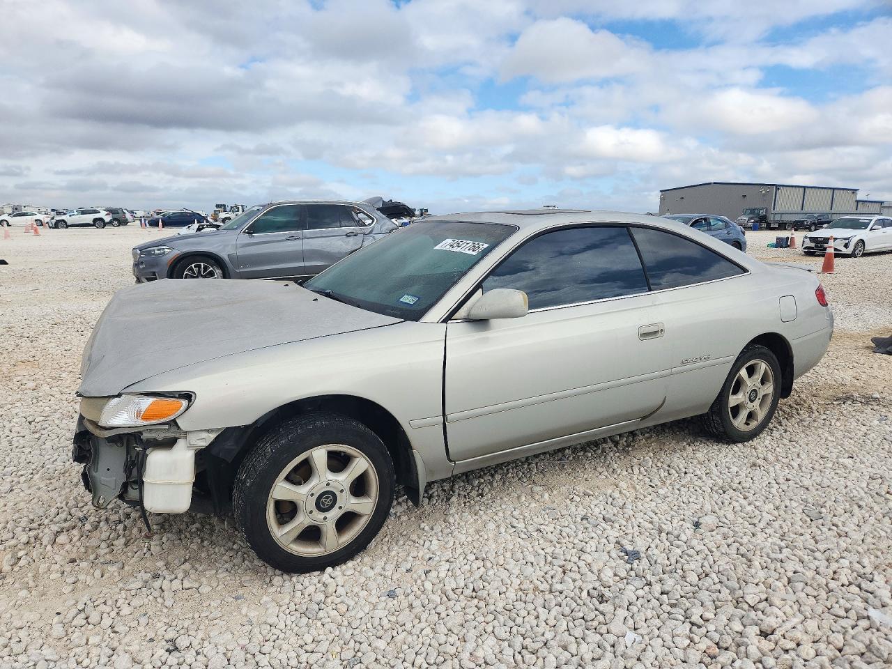 Вид 2001 TOYOTA CAMRY SOLARA SLE V6, угол 1