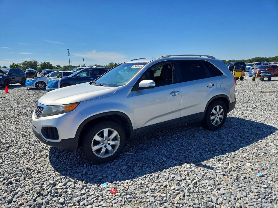 2013 KIA SORENTO LX  