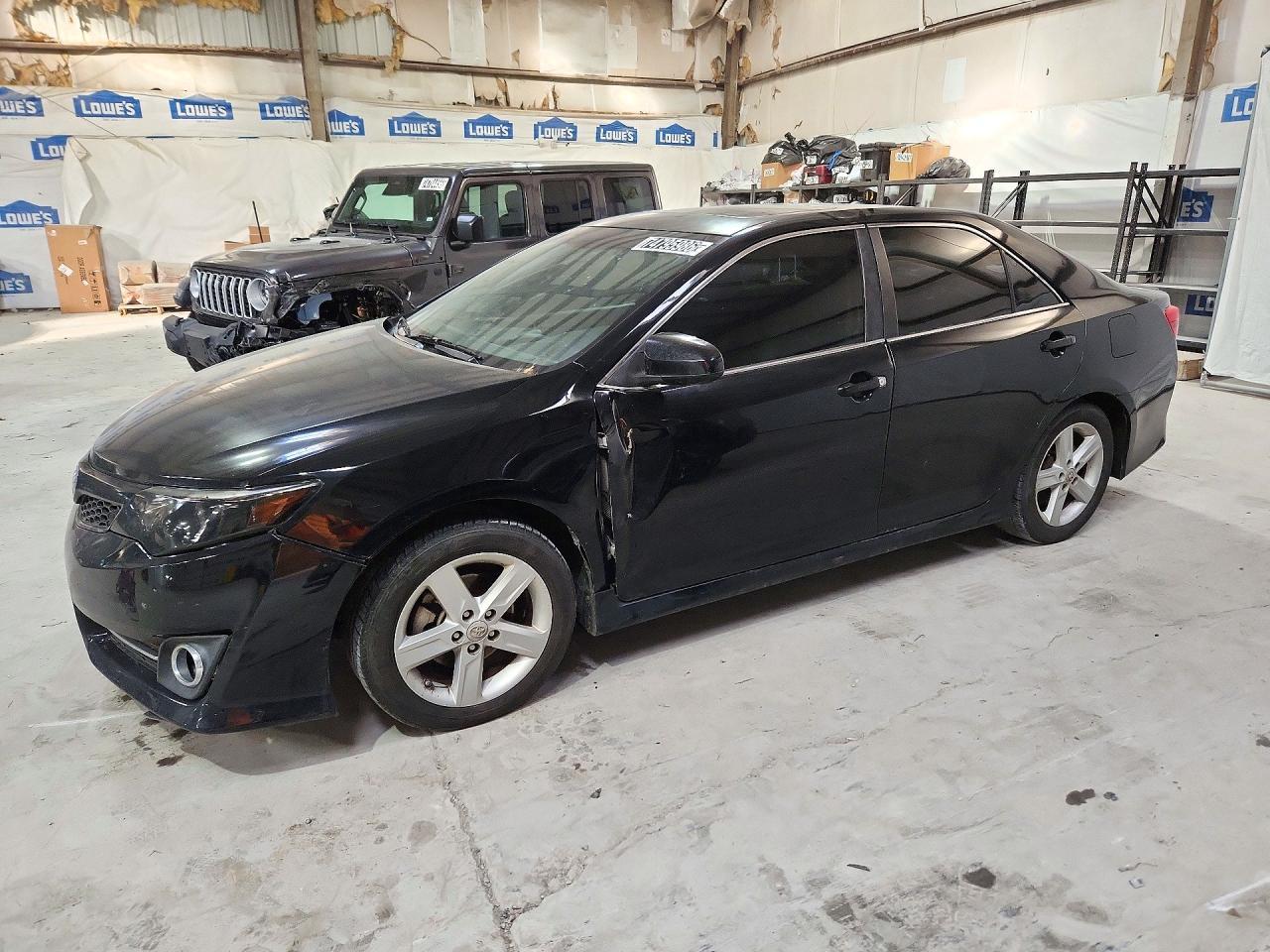 Vue de 2012 TOYOTA CAMRY SE, angle 1