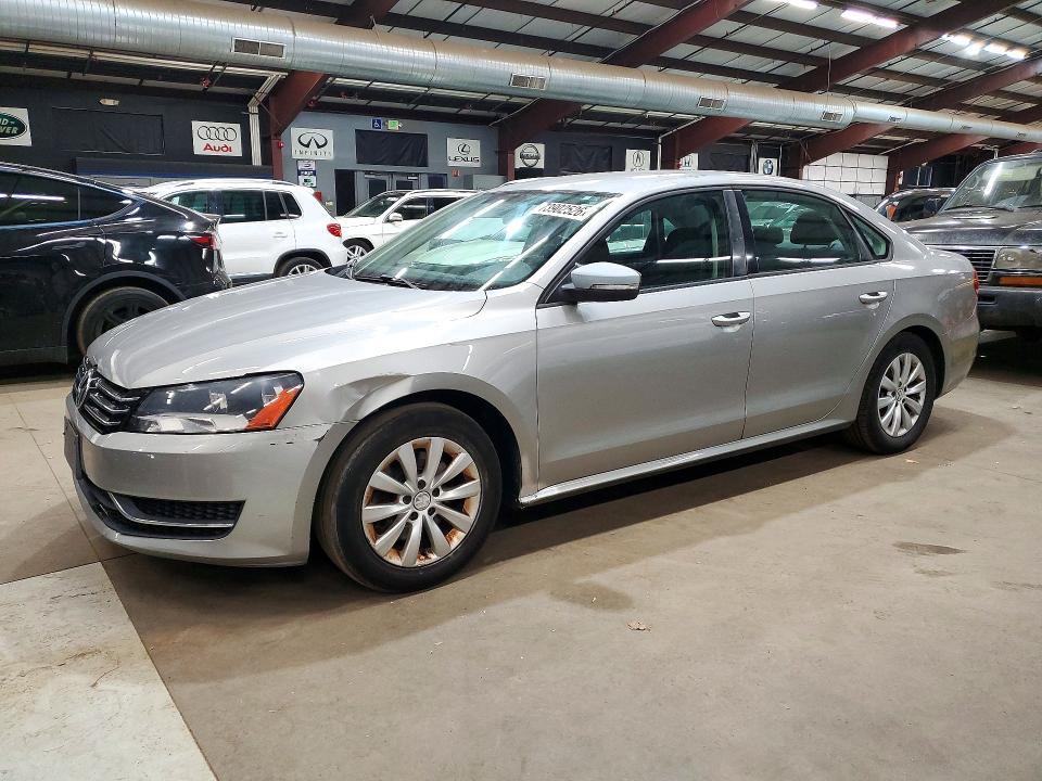 2013 VOLKSWAGEN PASSAT S  