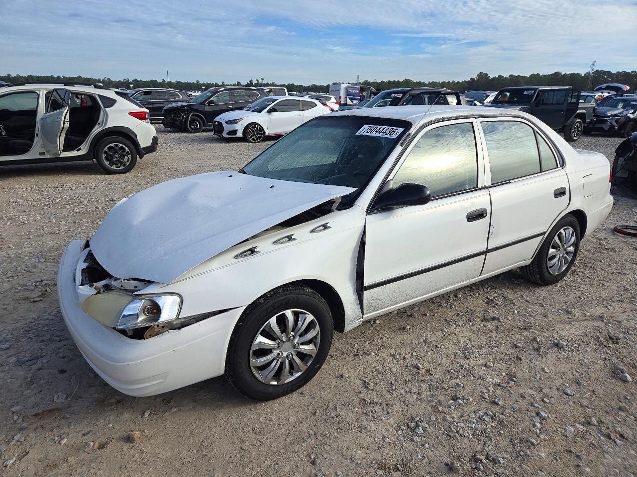 Вид 1998 TOYOTA COROLLA VE, угол 1