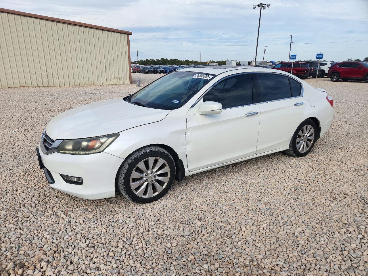 Vue de 2013 HONDA ACCORD EXL, angle 1
