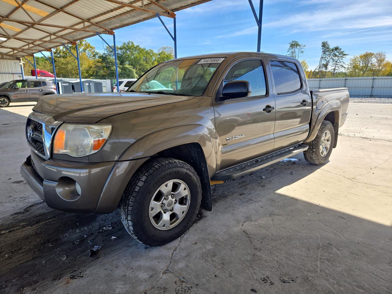 Вид 2011 TOYOTA TACOMA V6, угол 1