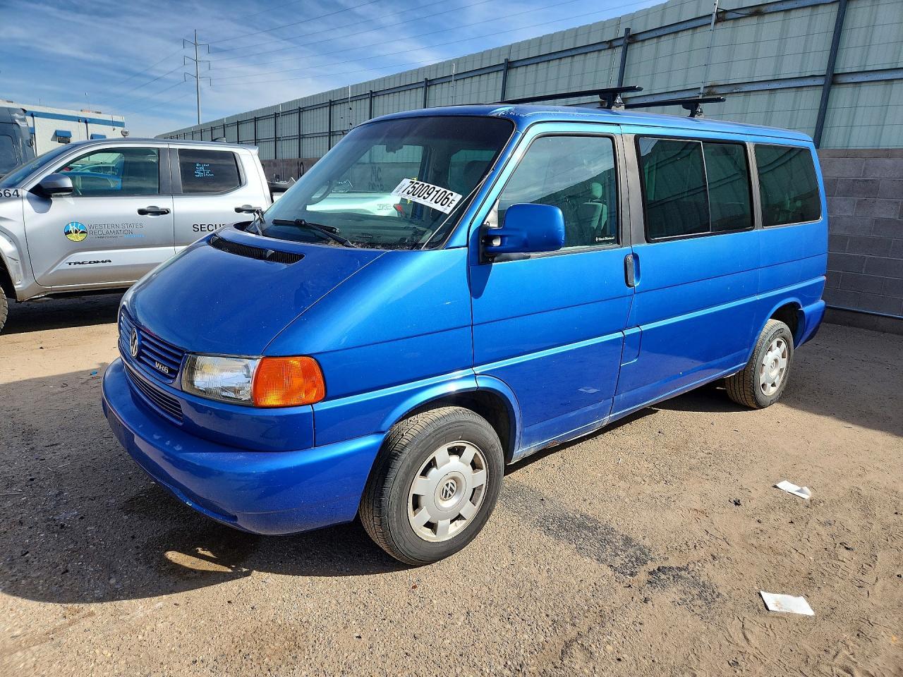 Vedere 2000 VOLKSWAGEN EUROVAN MV, unghi 1