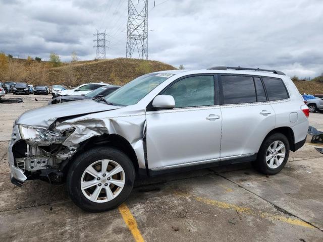 2013 TOYOTA HIGHLANDER SE  