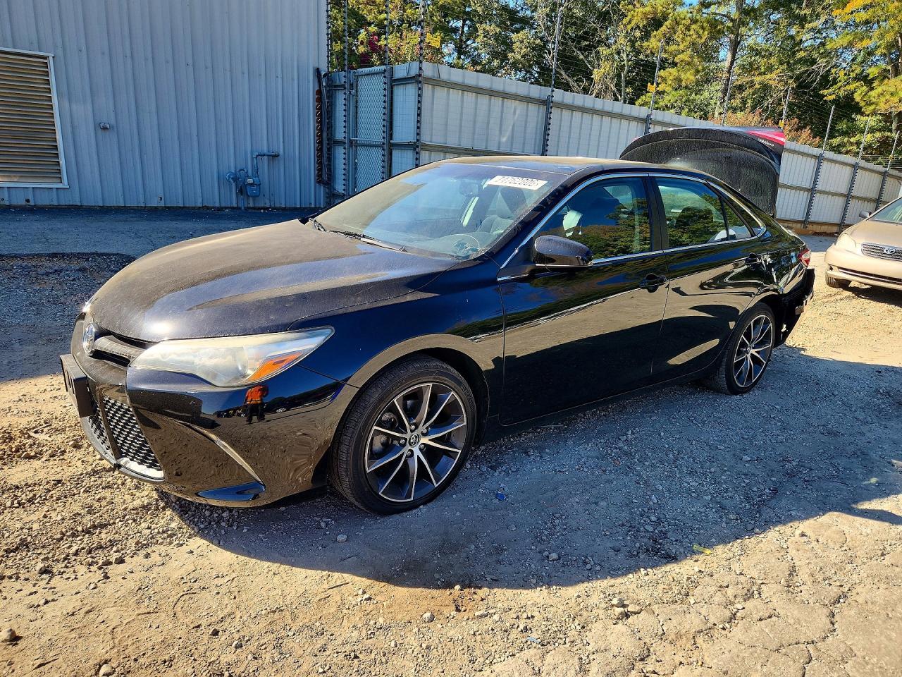 Вид 2015 TOYOTA CAMRY XSE, угол 1