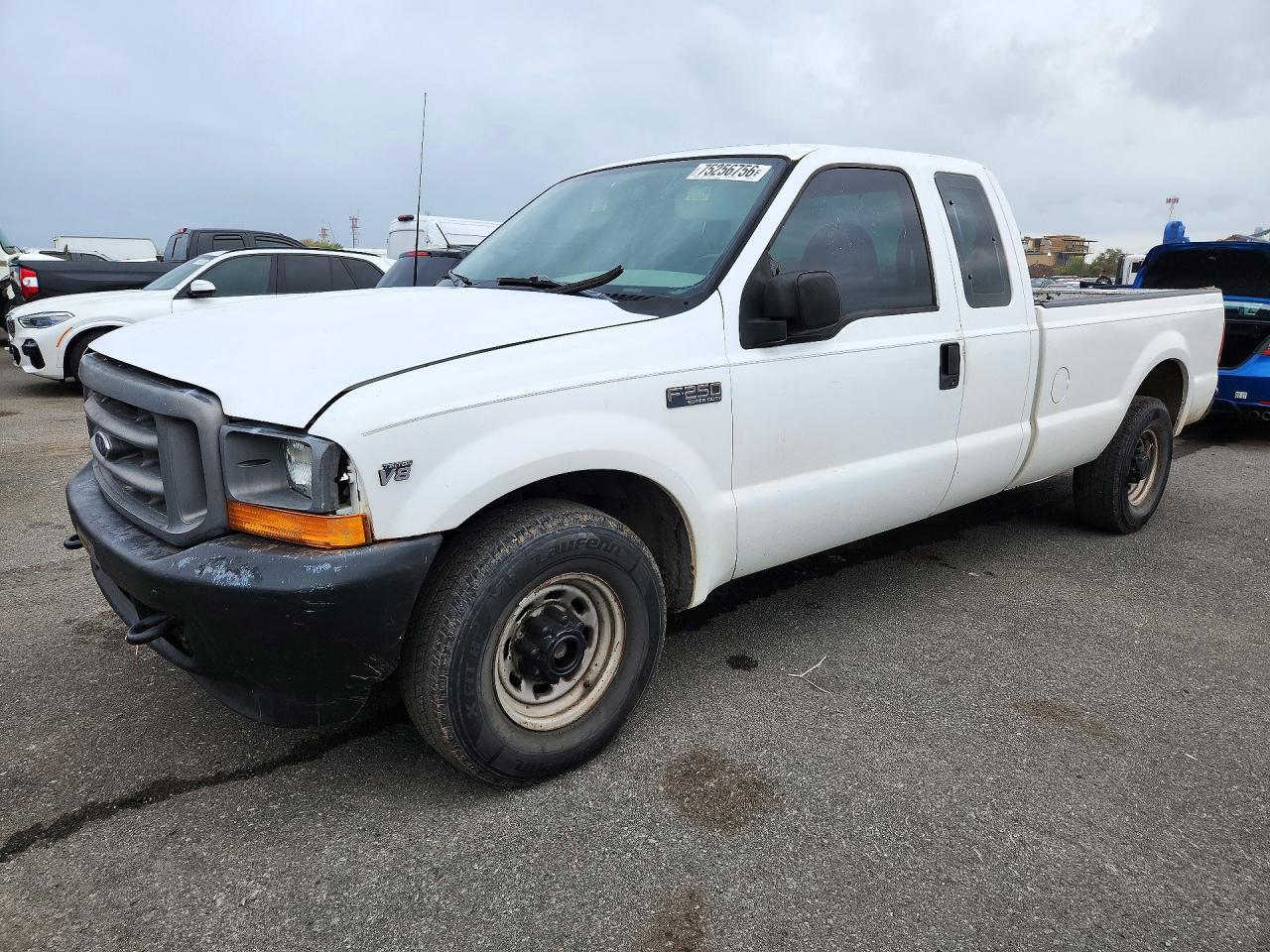 منظر 2001 FORD F250 SUPER DUTY، زاوية 1