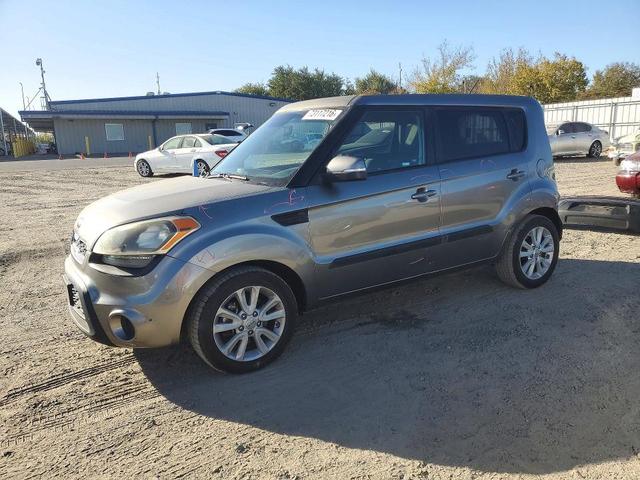 2013 KIA SOUL +  