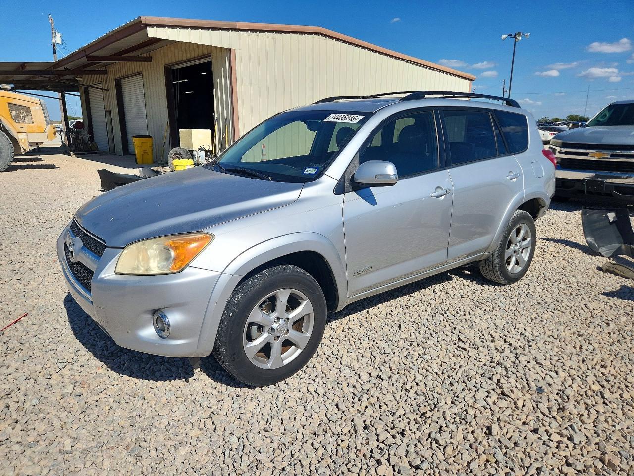 منظر 2010 TOYOTA RAV4 LIMITED، زاوية 1