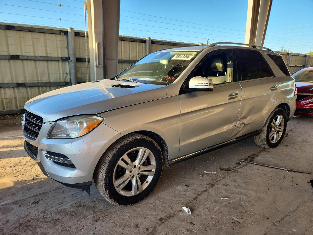 Vedere 2015 MERCEDES-BENZ ML 350 4MATIC, unghi 1
