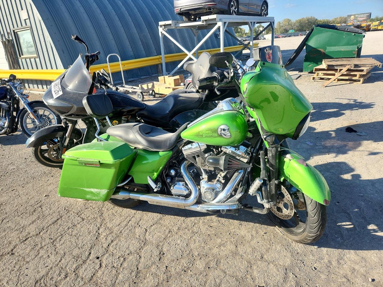 منظر 2009 HARLEY-DAVIDSON FLHX، زاوية 1