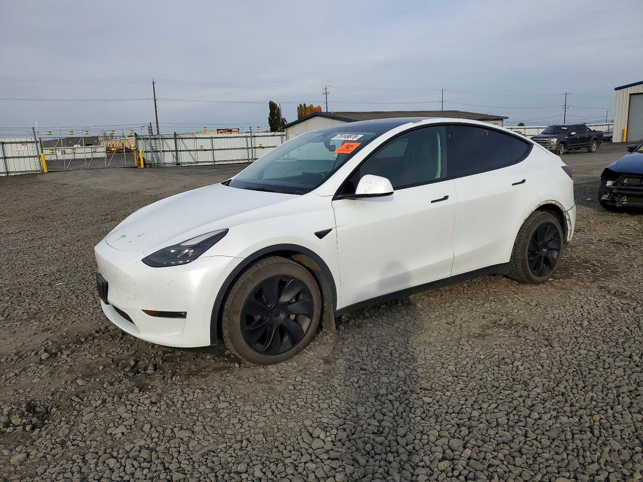 Vue de 2022 TESLA MODEL Y, angle 1