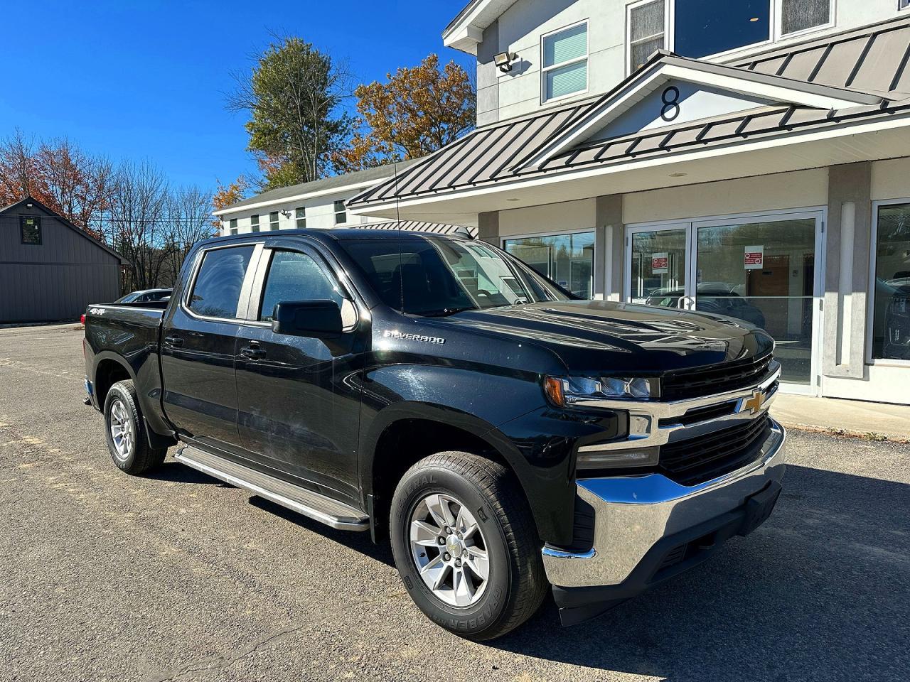 Vue de 2020 CHEVROLET SILVERADO K1500 LT, angle 1