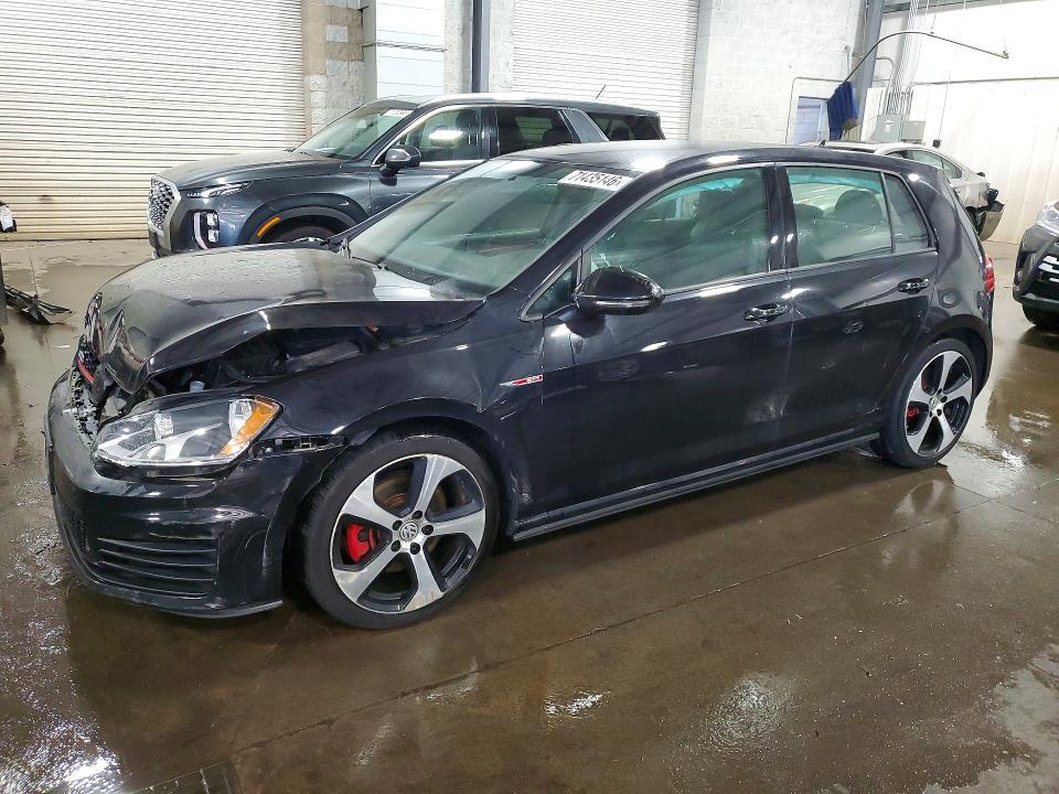 2016 VOLKSWAGEN GTI SSE  