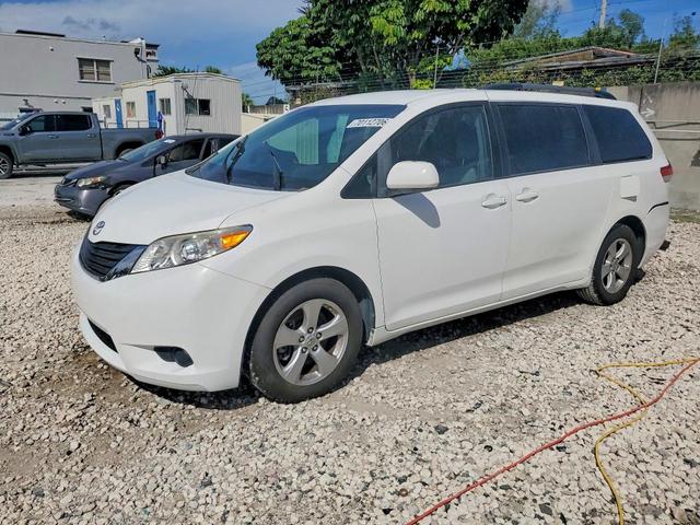 2011 TOYOTA SIENNA LE  