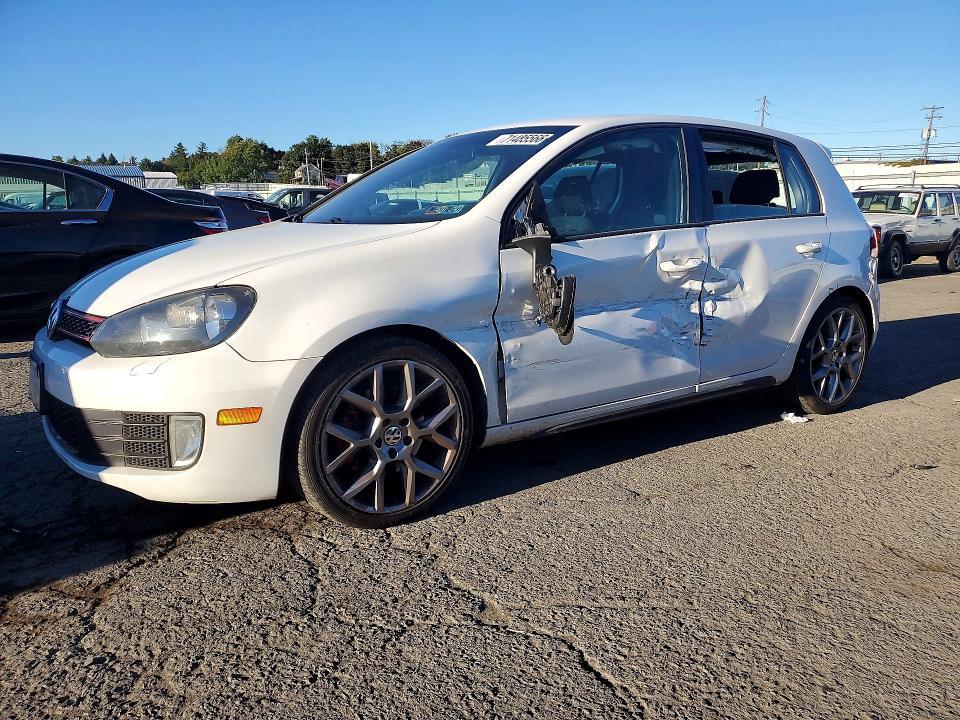 2014 VOLKSWAGEN GTI   