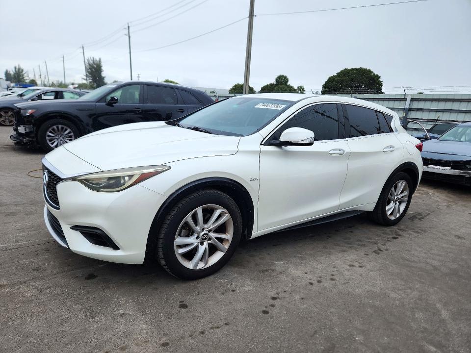 2018 INFINITI QX30 LUXURY  