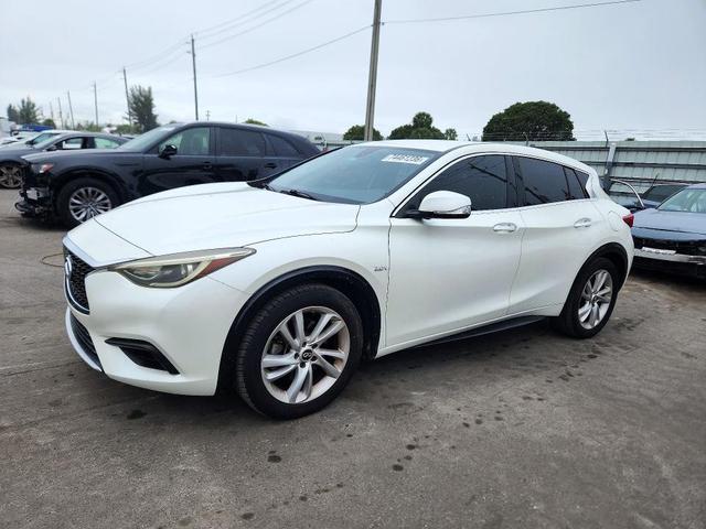 2018 INFINITI QX30 LUXURY  