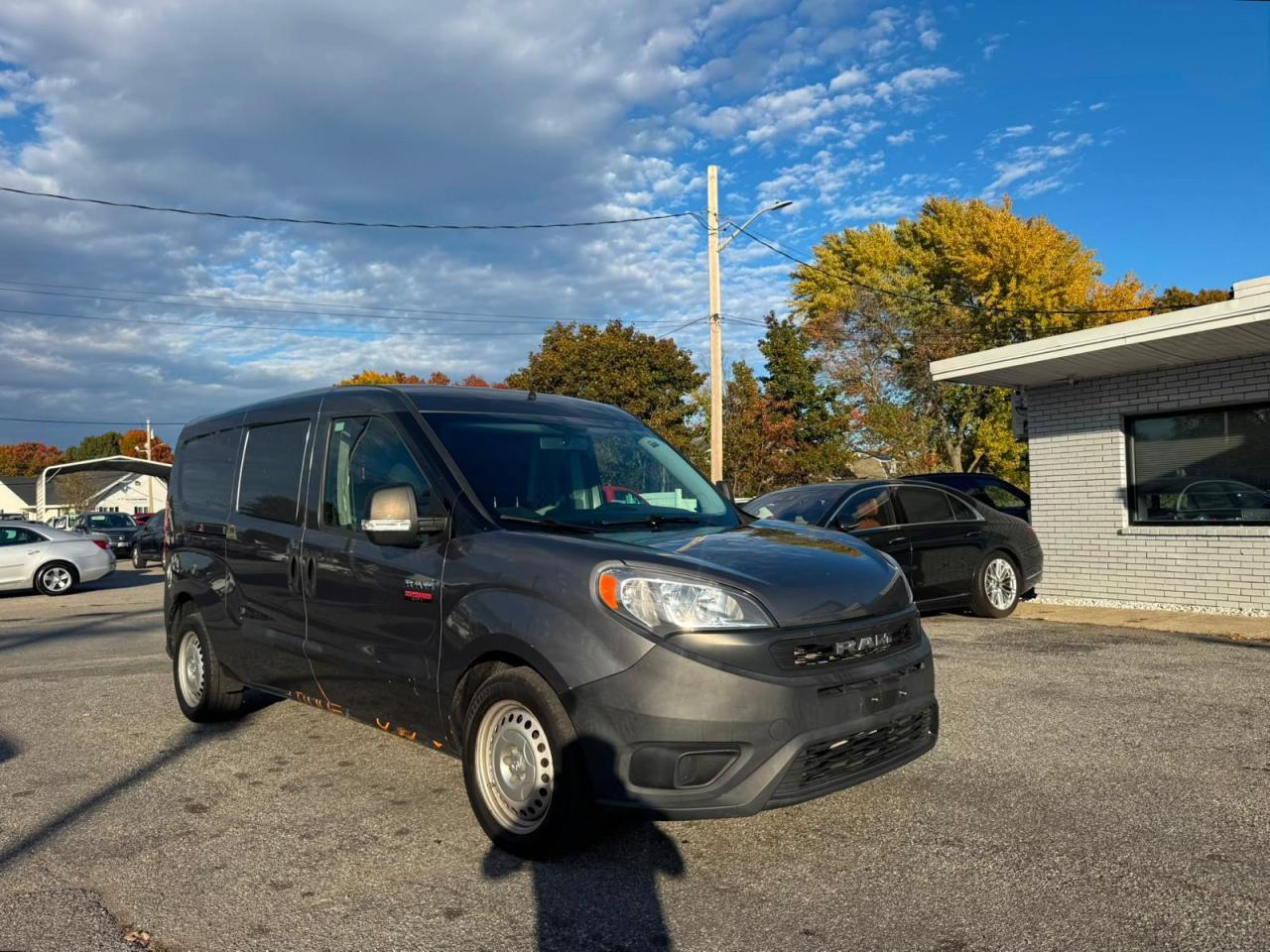 Vue de 2021 RAM PROMASTER CITY, angle 1