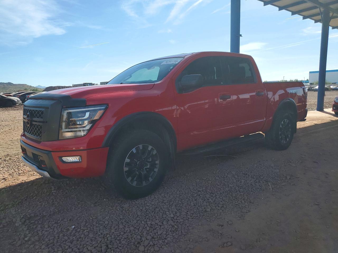 Вид 2023 NISSAN TITAN PRO-4X, угол 1