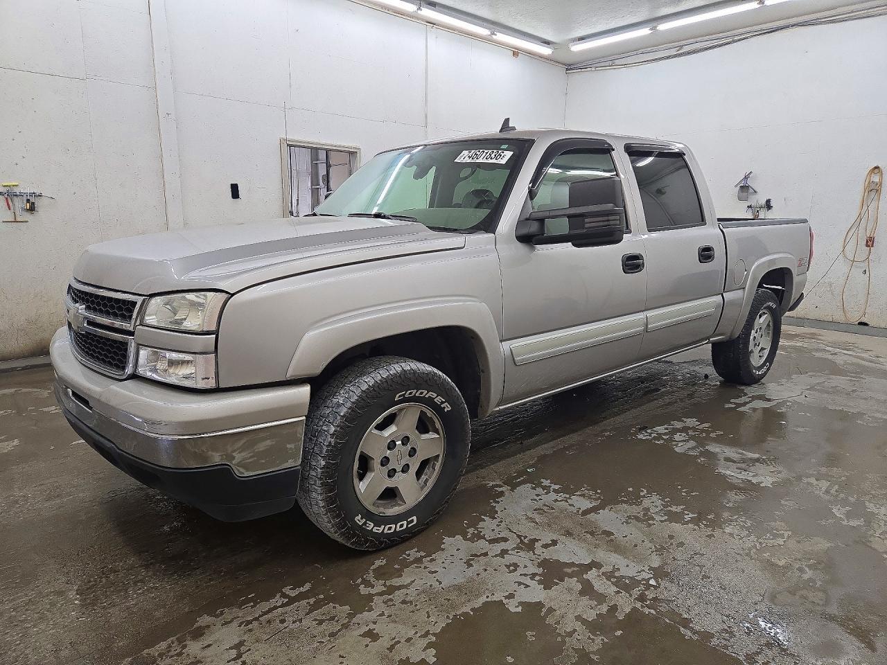 Вид 2006 CHEVROLET SILVERADO K1500, угол 1