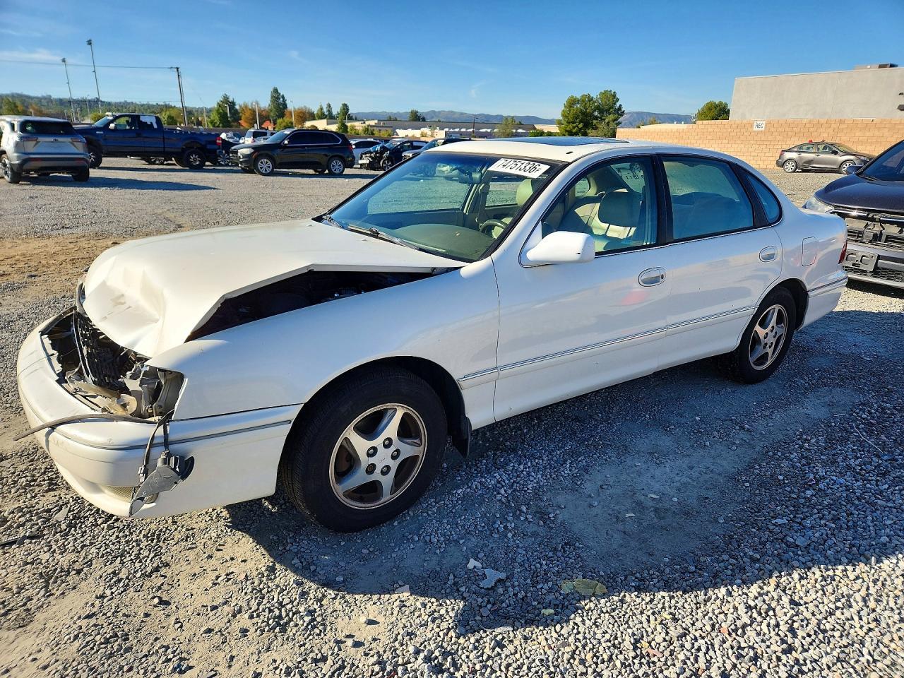 Вид 1998 TOYOTA AVALON XLS, угол 1