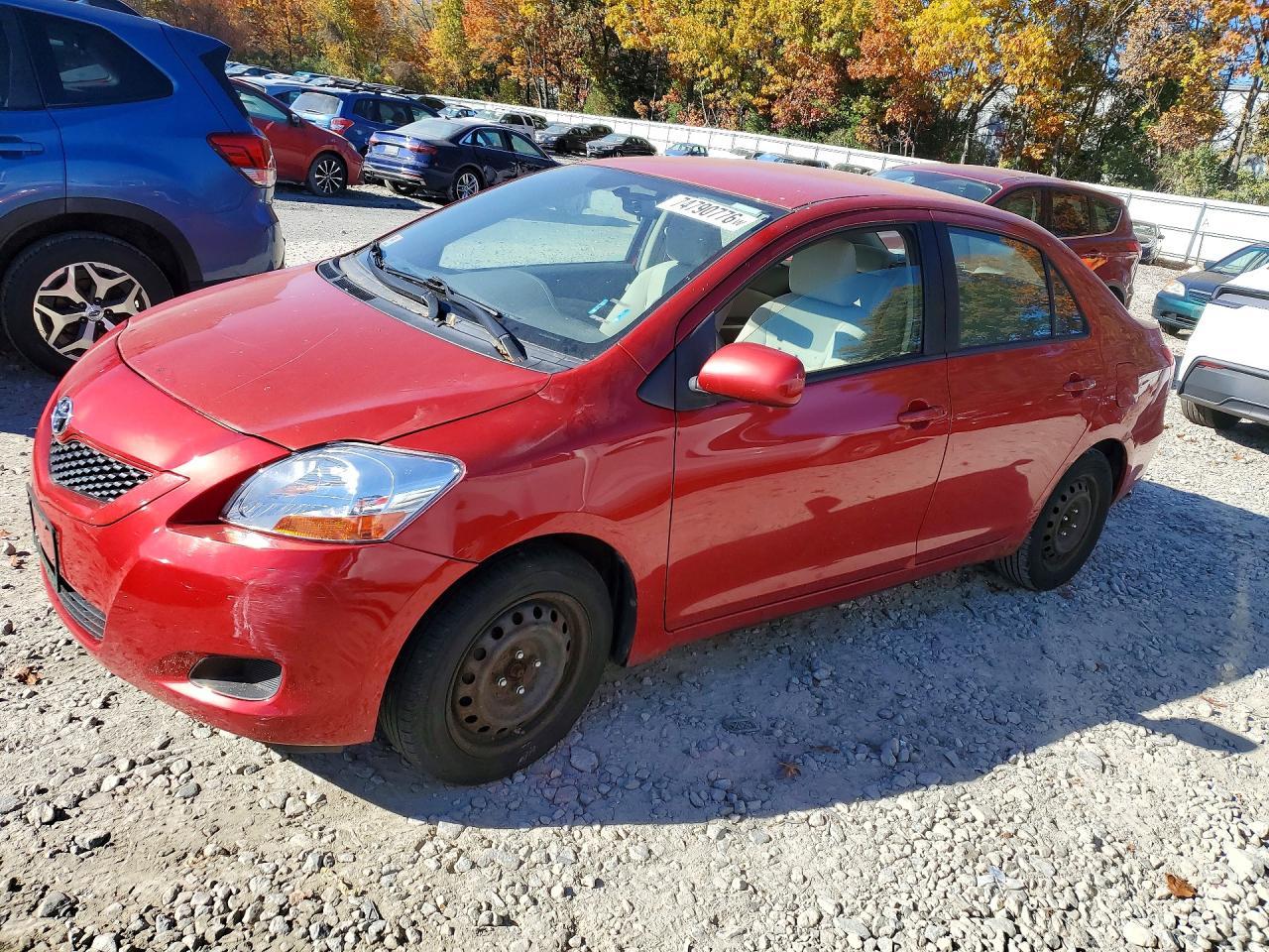 Vue de 2010 TOYOTA YARIS BASE, angle 1