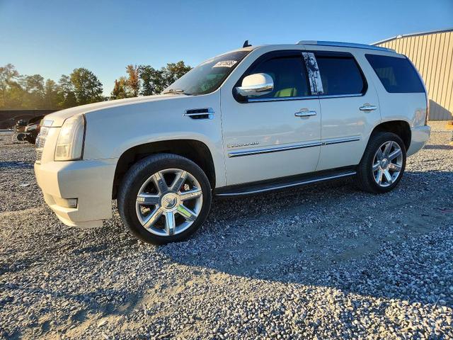 2009 CADILLAC ESCALADE LUXURY  