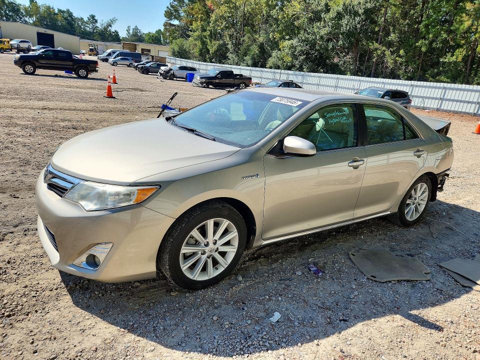 2014 TOYOTA CAMRY HYBRID XLE  