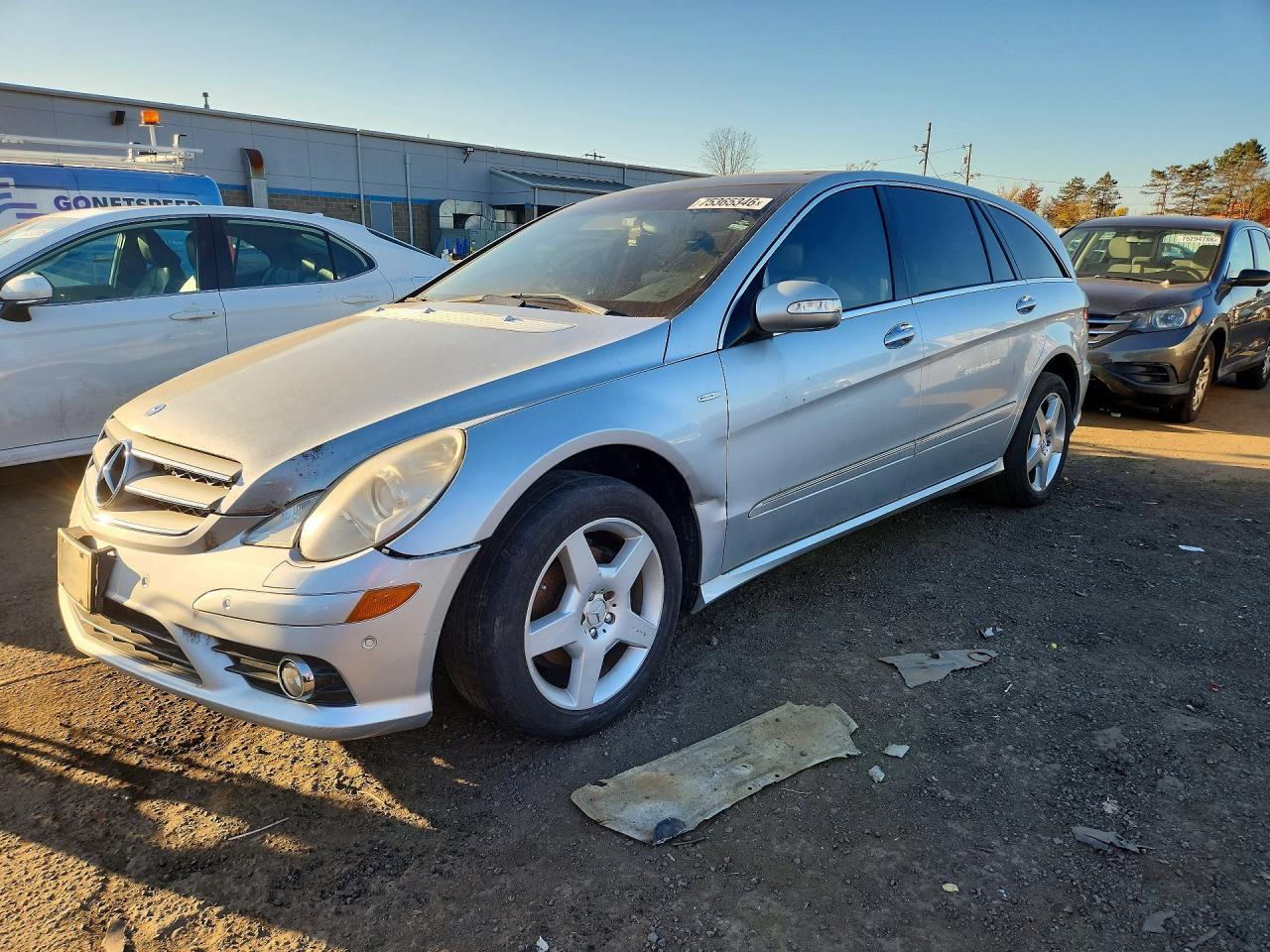 Vue de 2008 MERCEDES-BENZ R 350, angle 1